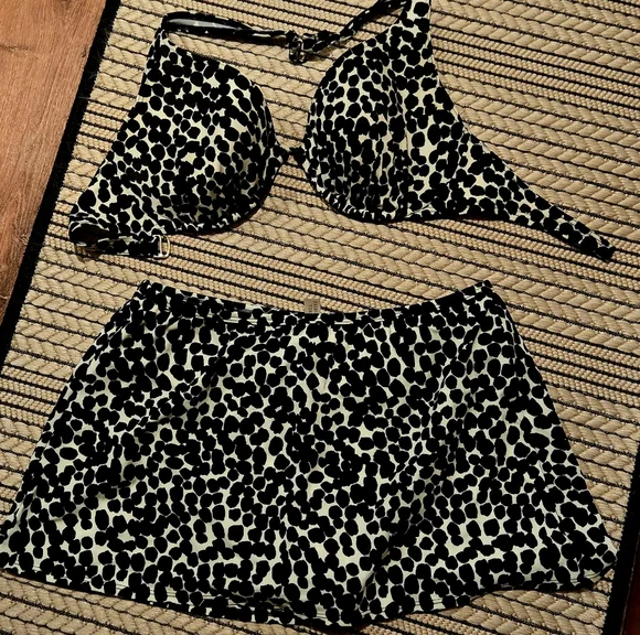 Early 2000's Black and White Polka Dot Bikini Set - Picture 2 of 5